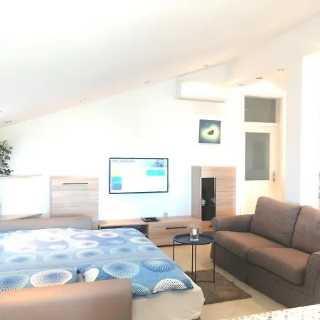 Lovely Sea View House In Island Krk * Malinska