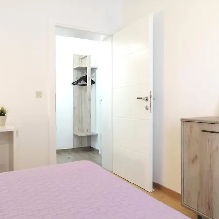 Lovely Sea View House In Island Krk * 말린스카