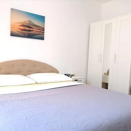 Lovely Sea View House In Island Krk