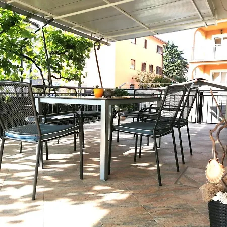 Lovely Sea View House In Island Krk Malinska