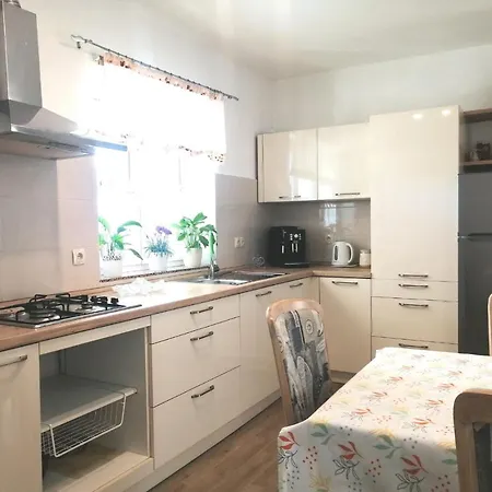 Lovely Sea View House In Island Krk דירה