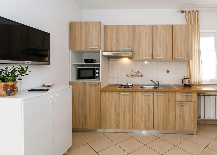 Lovely Sea View House In Island Krk マリンスカ