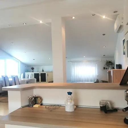 Lovely Sea View House In Island Krk