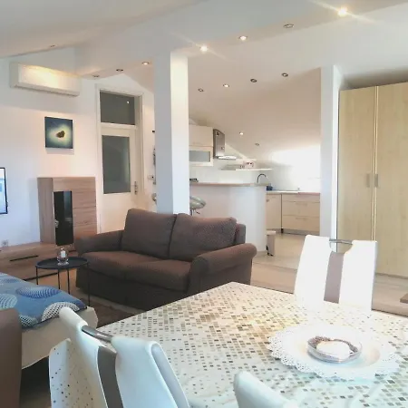 Apartmán Lovely Sea View House In Island Krk