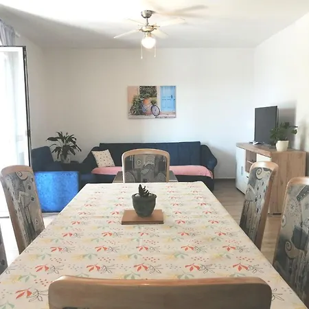 Lovely Sea View House In Island Krk Apartmán
